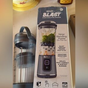 Ninja Personal Blender in Gray and Clear
